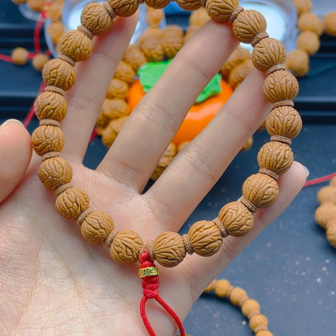 眼***哥桃核吊坠满天星闪电购2号车