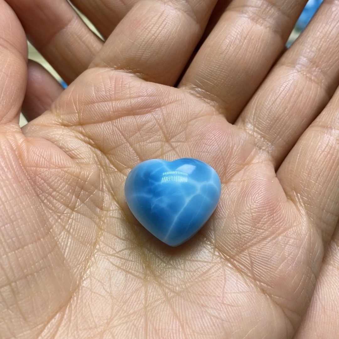 ****兔针钠钙石（海纹石）未镶嵌颈饰