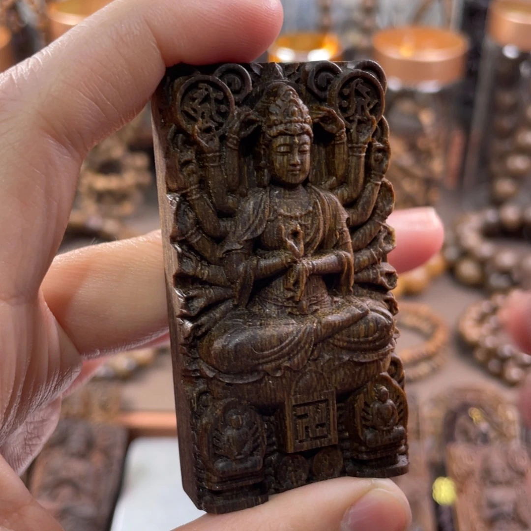 木海南雕刻观音牌子绿奇楠