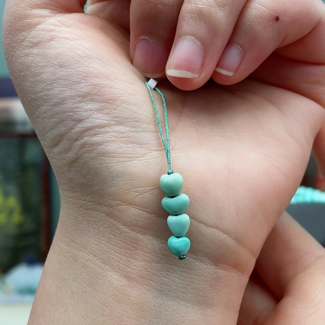 绿松石颈饰未镶嵌