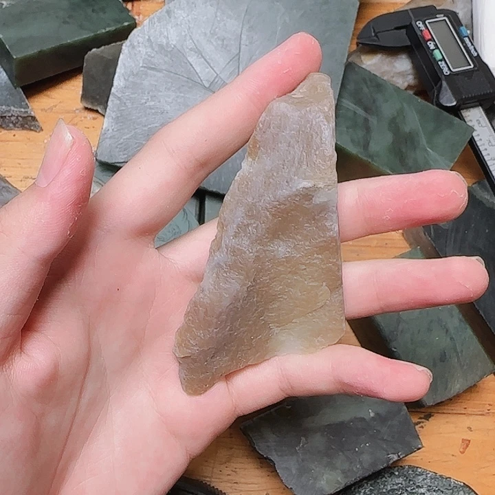 和田玉未镶嵌珠宝半成品