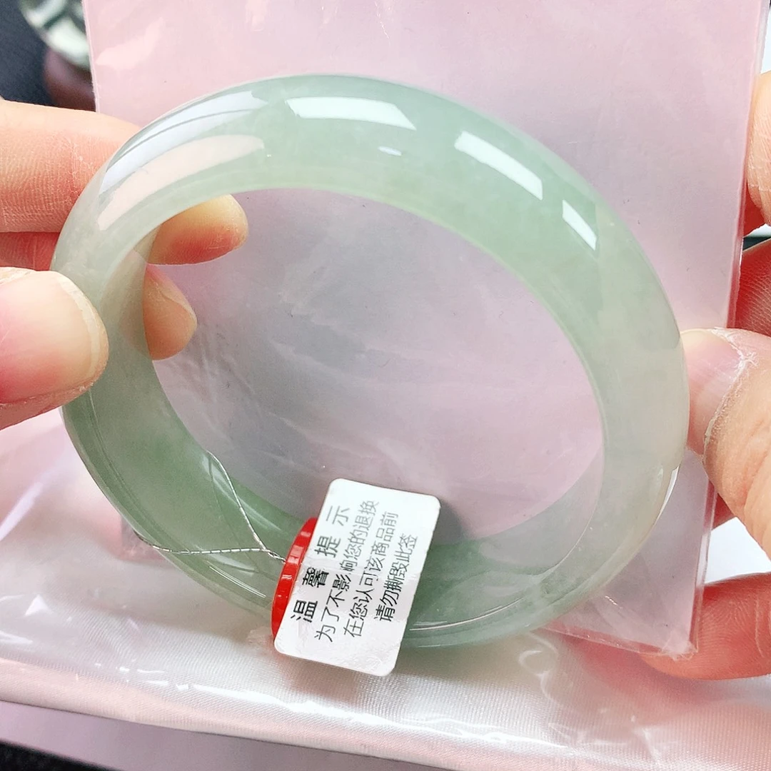 翡翠手镯未镶嵌58轮胎