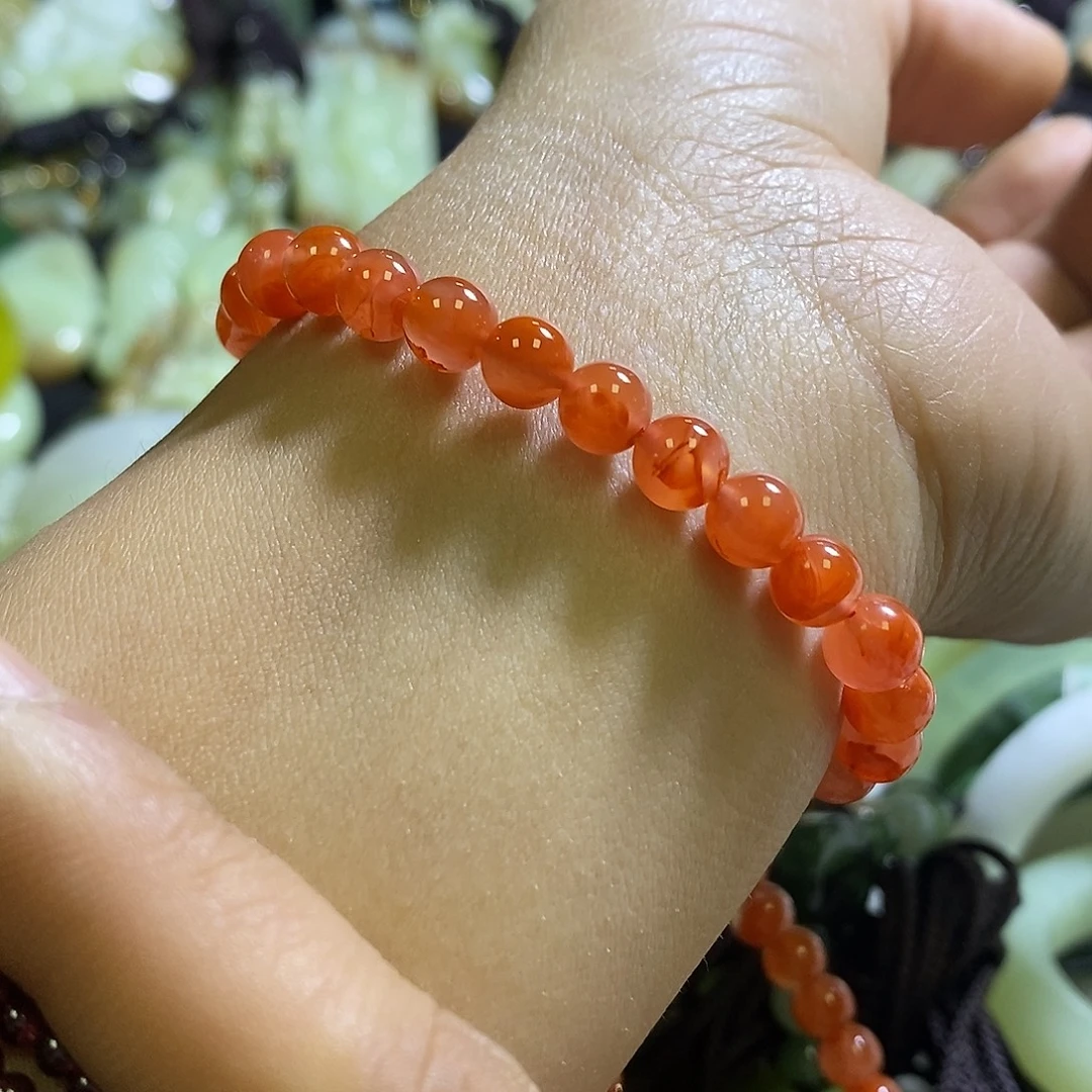 南红玛瑙未镶嵌手链一个