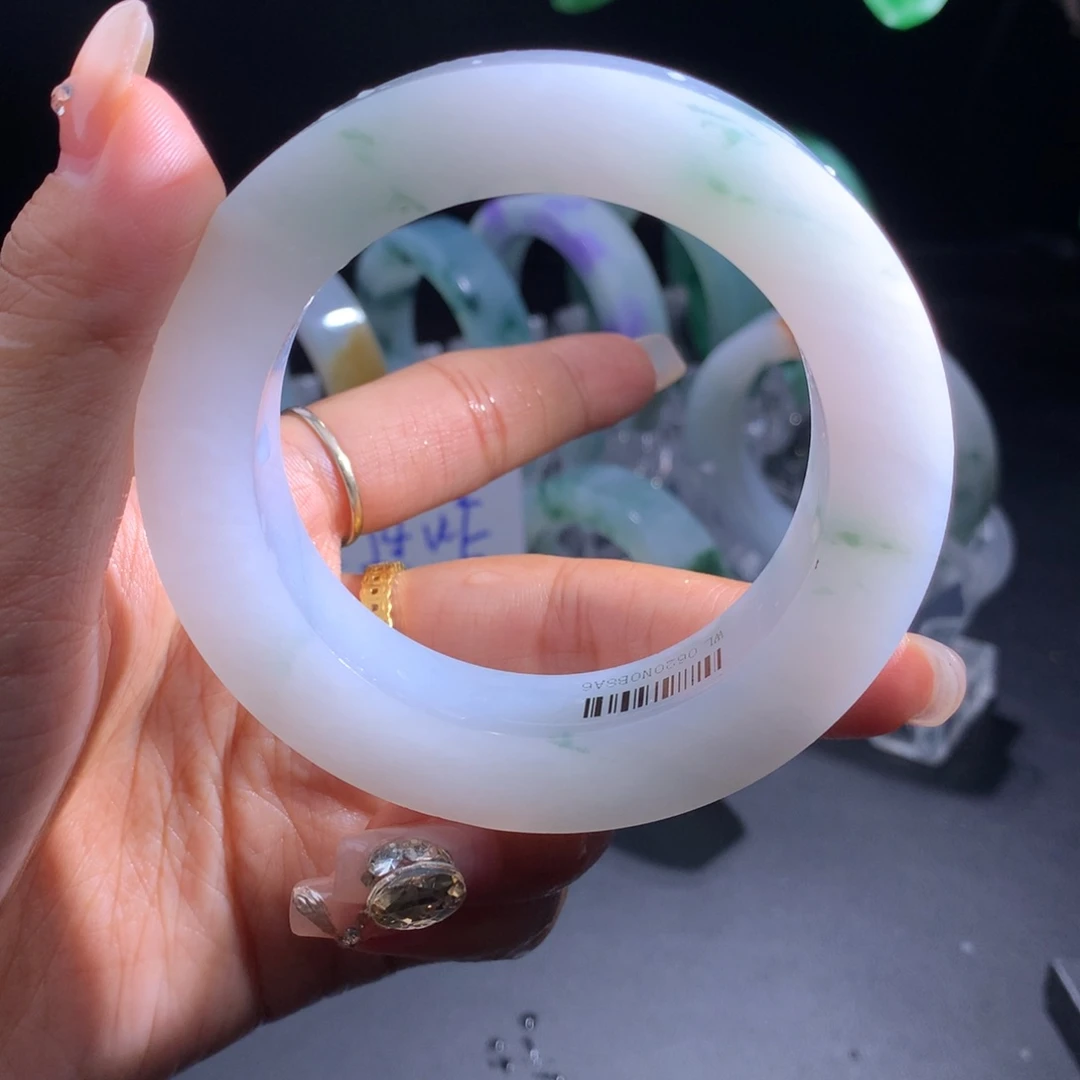 郑***嘉定制翡翠翡翠未镶嵌