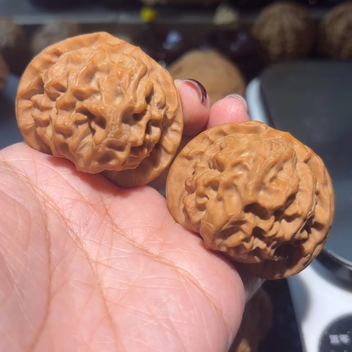 文玩核桃把件44龙鳞纹