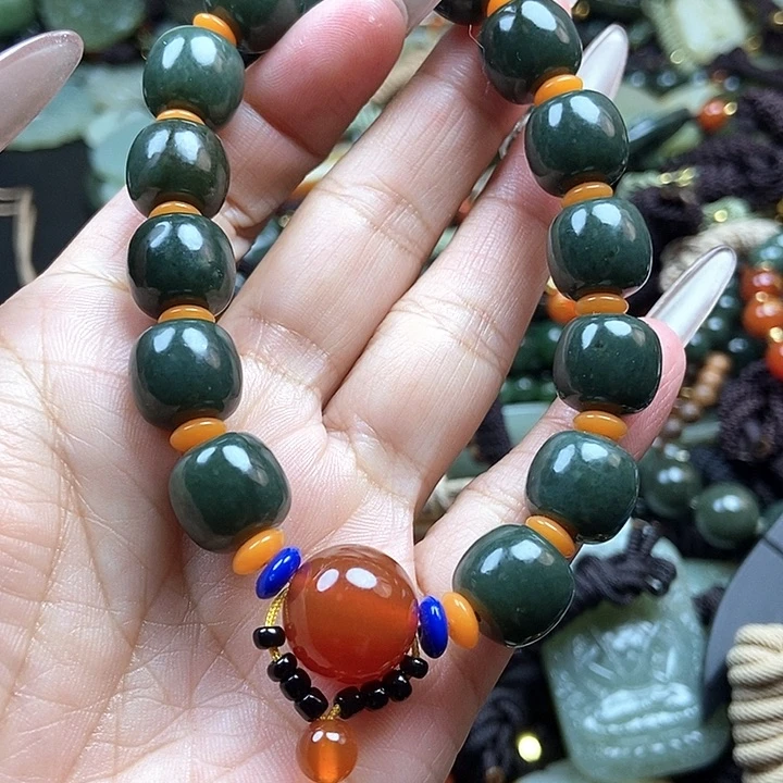 和田玉颈饰足铂镶嵌