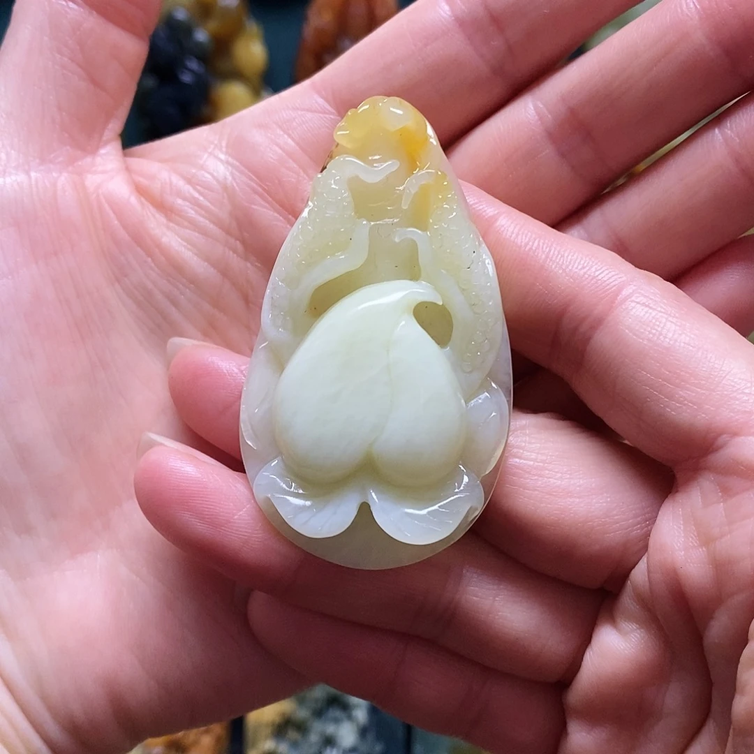 岫玉未镶嵌吊坠(赠链)