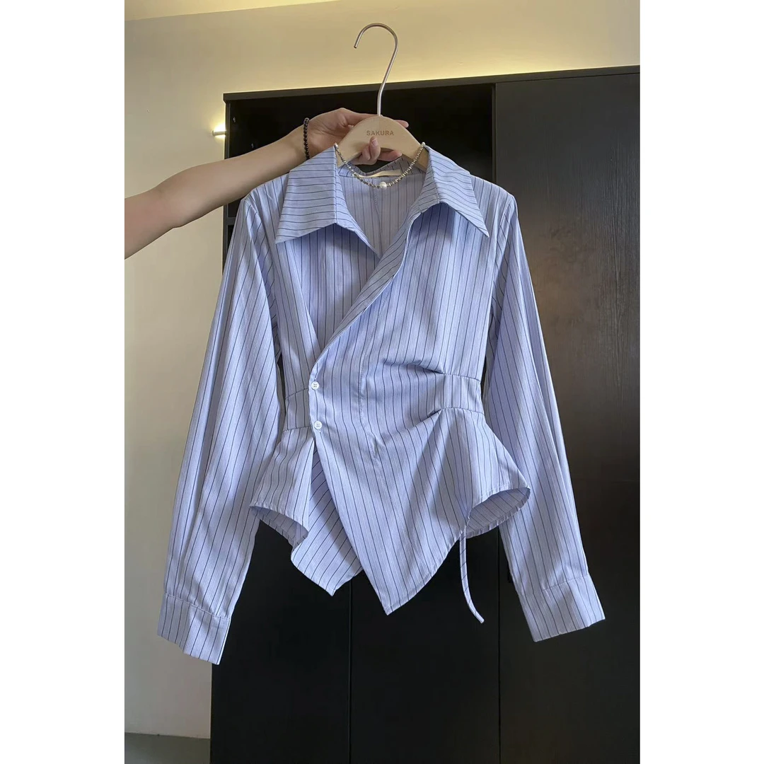璎婲sᴀᴋᴜʀᴀ【蔚蓝夜旅人】图韩版斜门襟收腰小众气质设计感条纹衬衫
