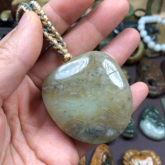 岫岩老玉（透闪石质玉）未镶嵌把件