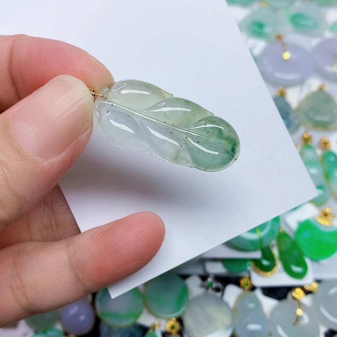 翡翠未镶嵌颈饰24567889