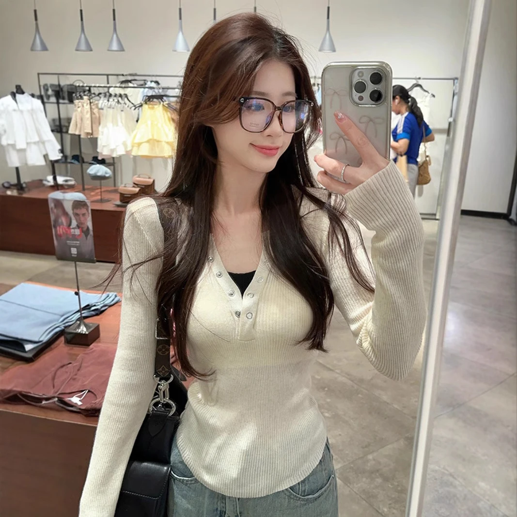 假两件外穿长袖针织衫女秋季新款修身显瘦排扣复古简约百搭毛衣潮