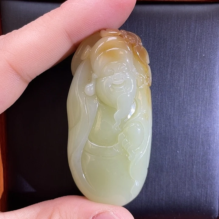 和田玉未镶嵌把件（新疆且末金山）