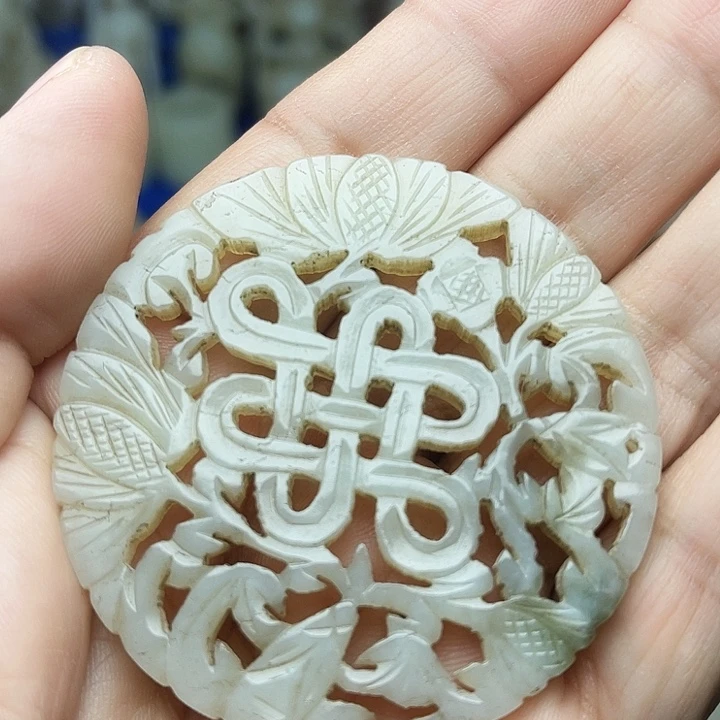 和田玉（青白玉）未镶嵌颈饰