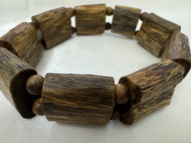 奇楠沉香 牌牌珠单圈