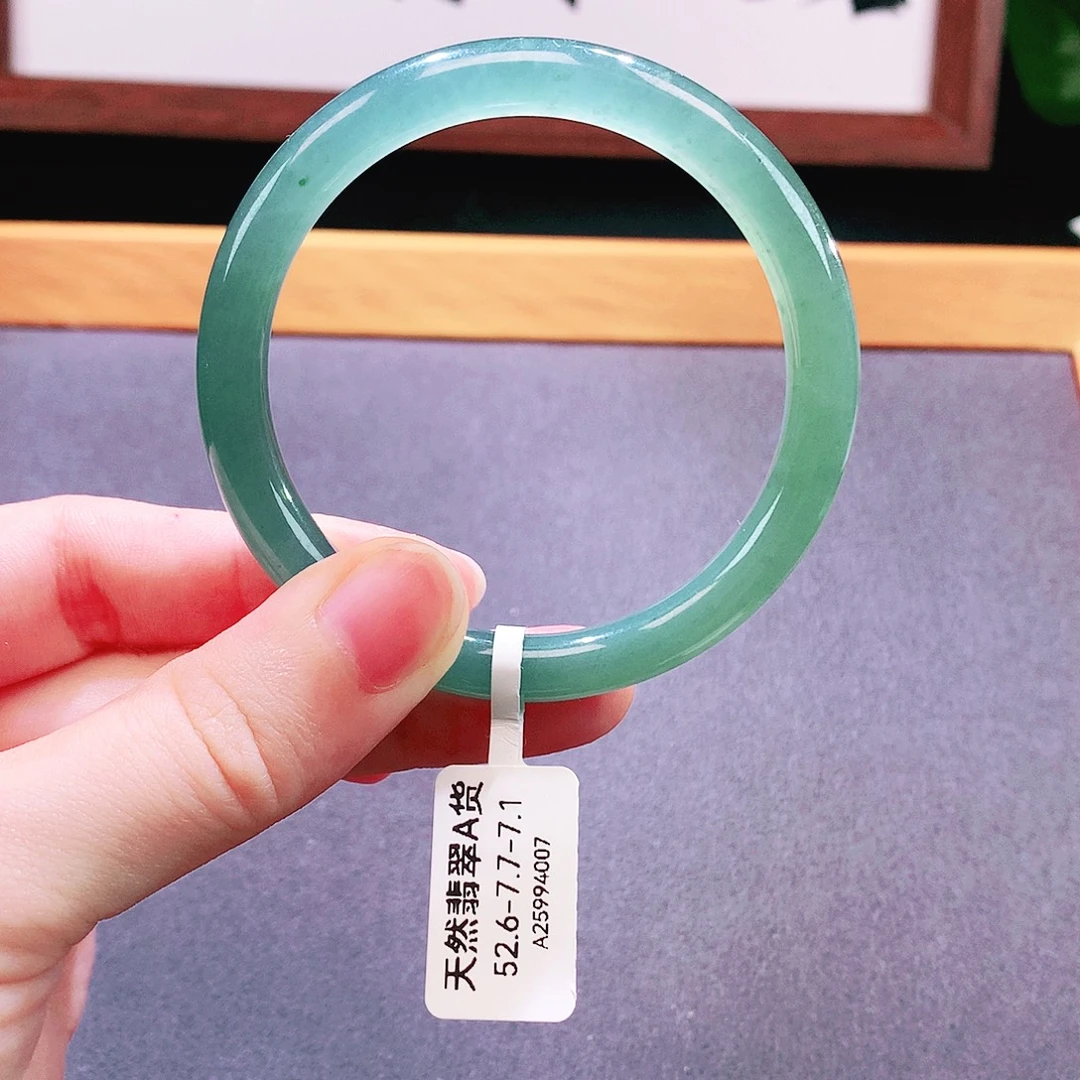 翡翠手镯未镶嵌天然翡翠