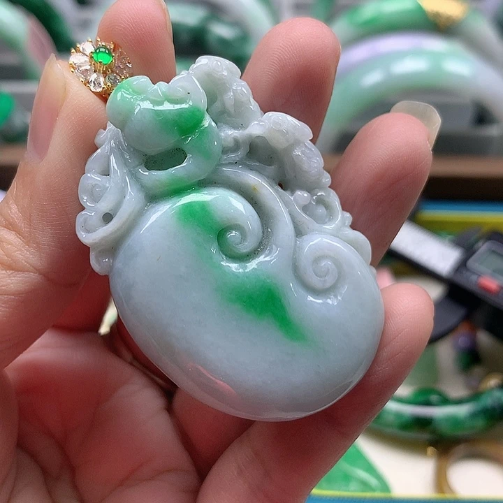 翡翠银S925镶嵌颈饰翡翠