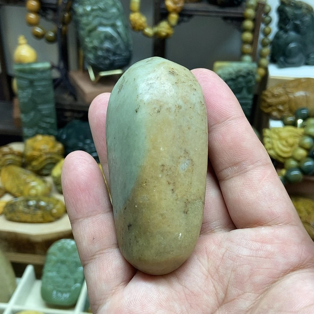 岫岩河磨玉（透闪石质玉）未镶嵌把件