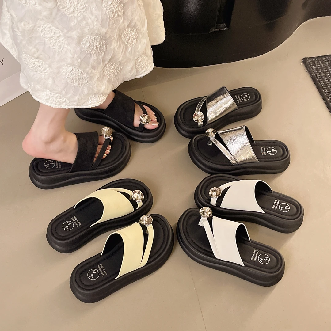 潮流荷叶珍珠扣夹脚网红女2025夏季外穿增高仙女风软底防滑一字拖