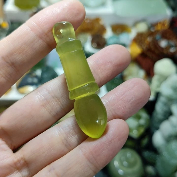 岫玉未镶嵌挂坠款式