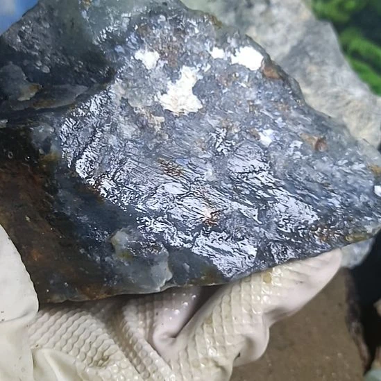 蛇纹石玉未镶嵌珠宝奇石