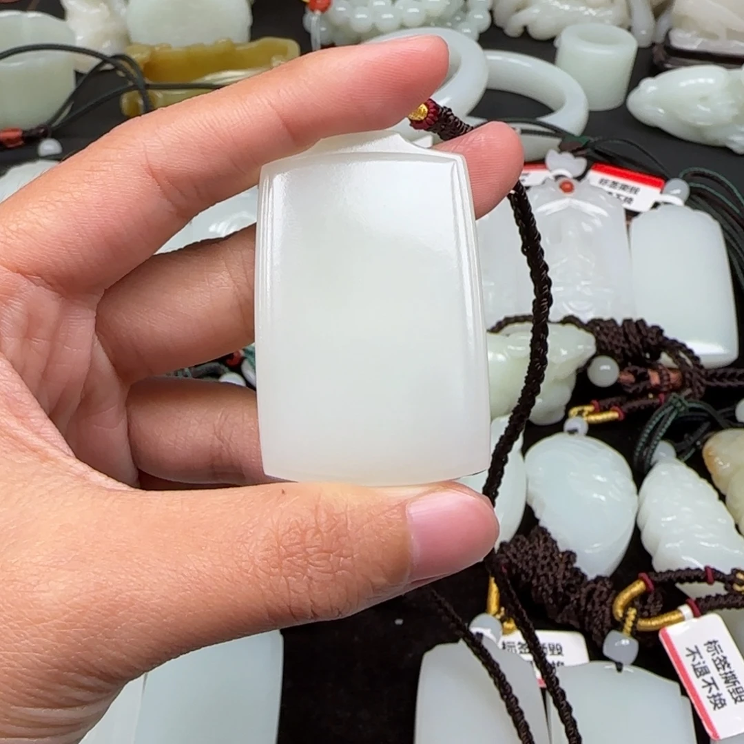 大***沙和田玉未镶嵌挂件