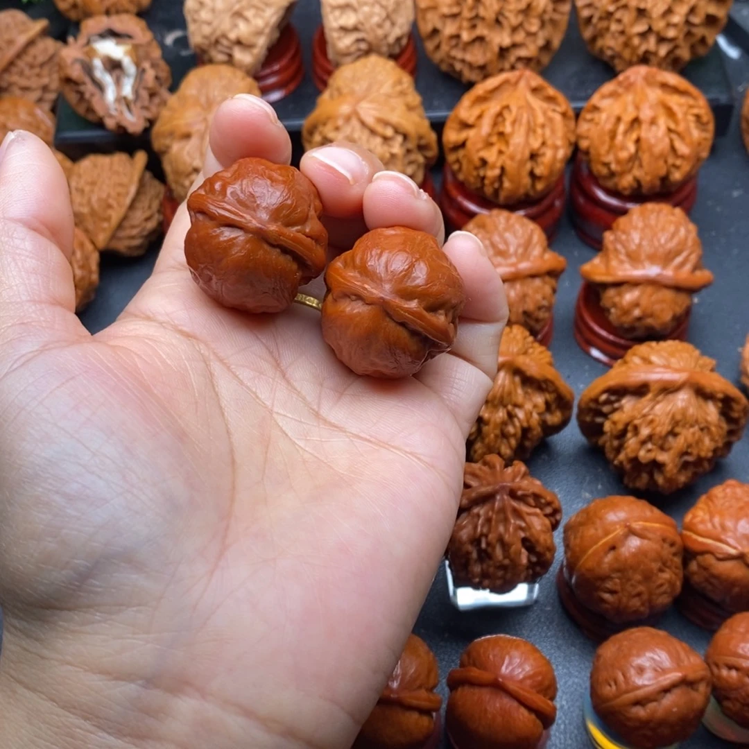 文玩核桃把件瓷娃娃