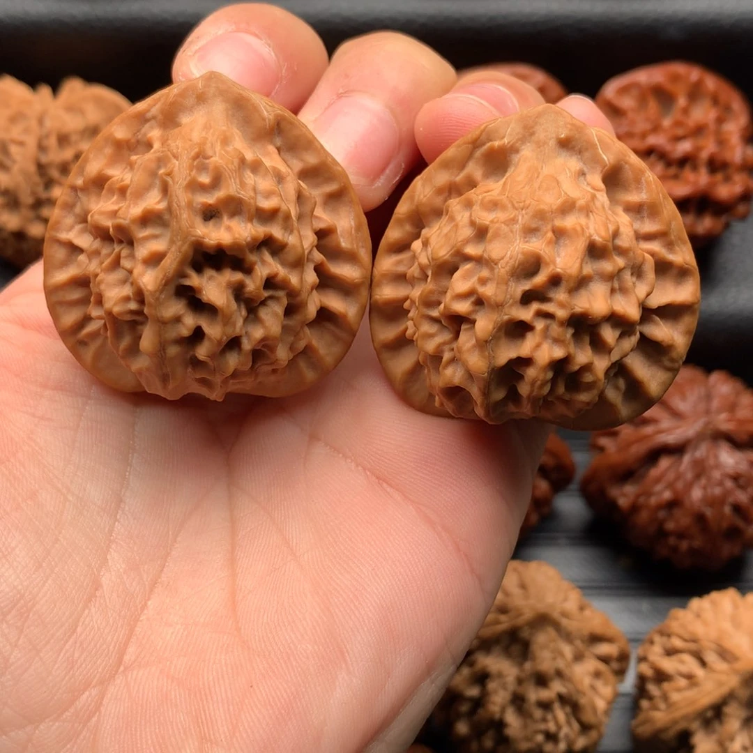 文玩核桃把件余****)秦岭