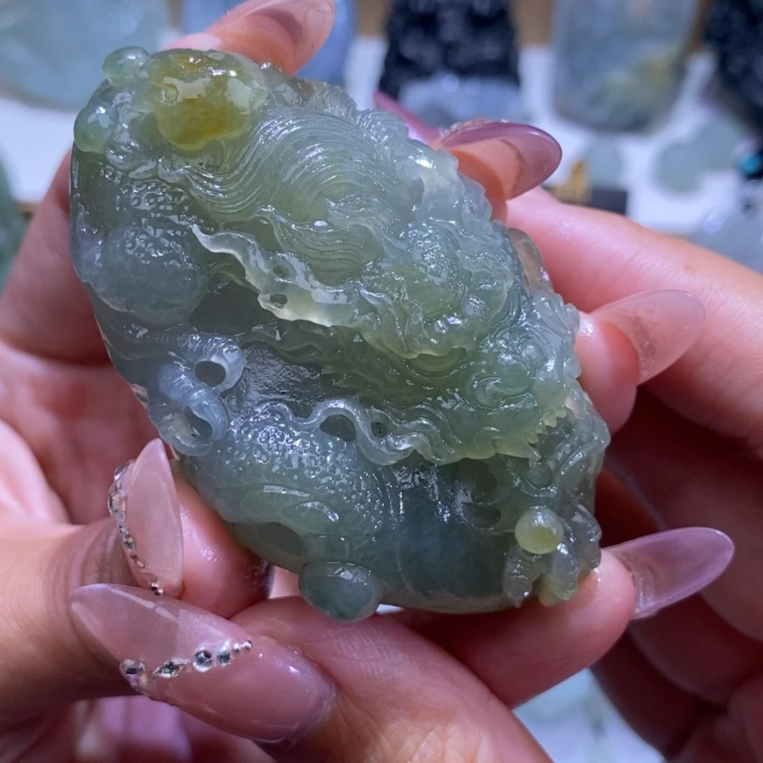 比***如翡翠未镶嵌颈饰龙牌