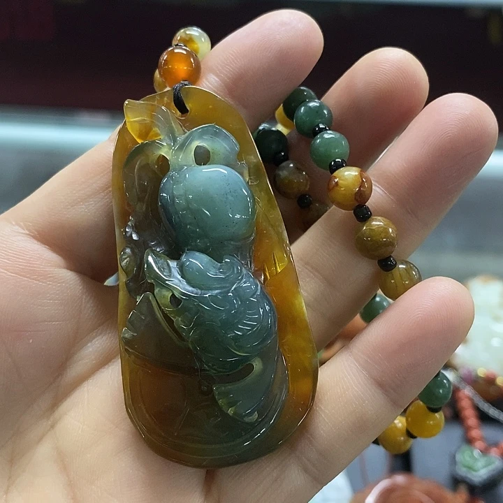 吊坠(赠链)未镶嵌翡翠