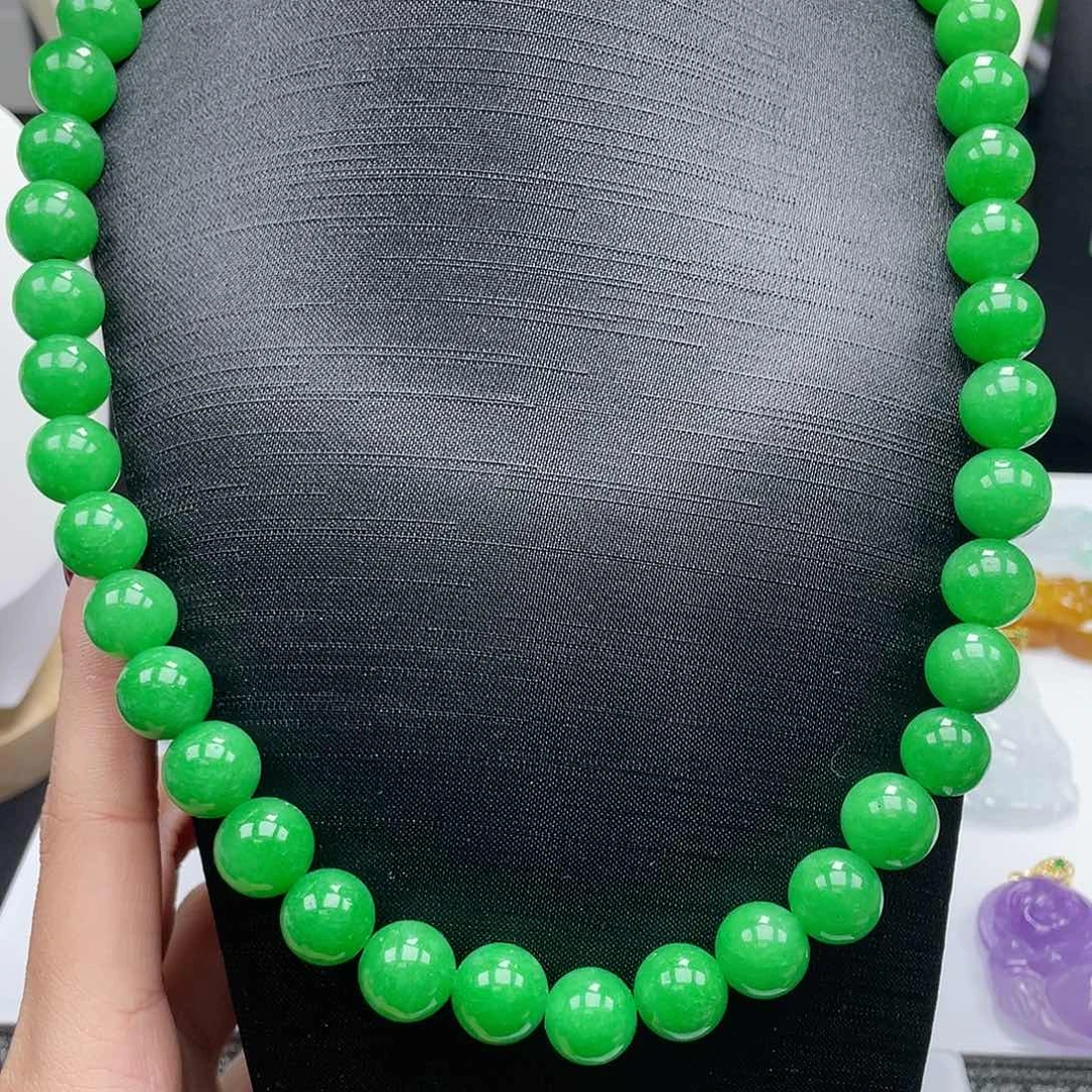 翡翠吊坠(赠链)未镶嵌