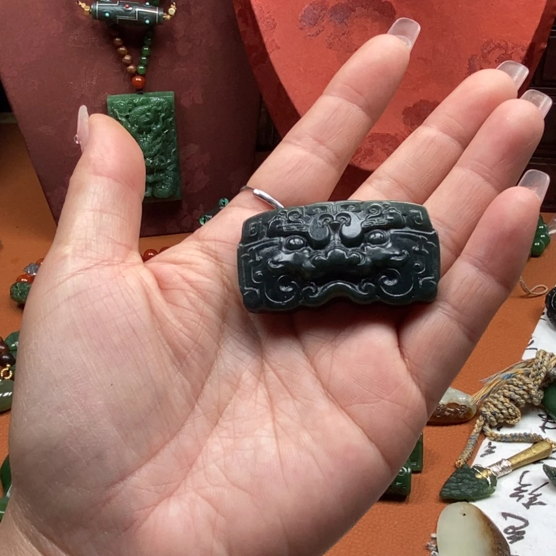 C***C和田玉未镶嵌颈饰