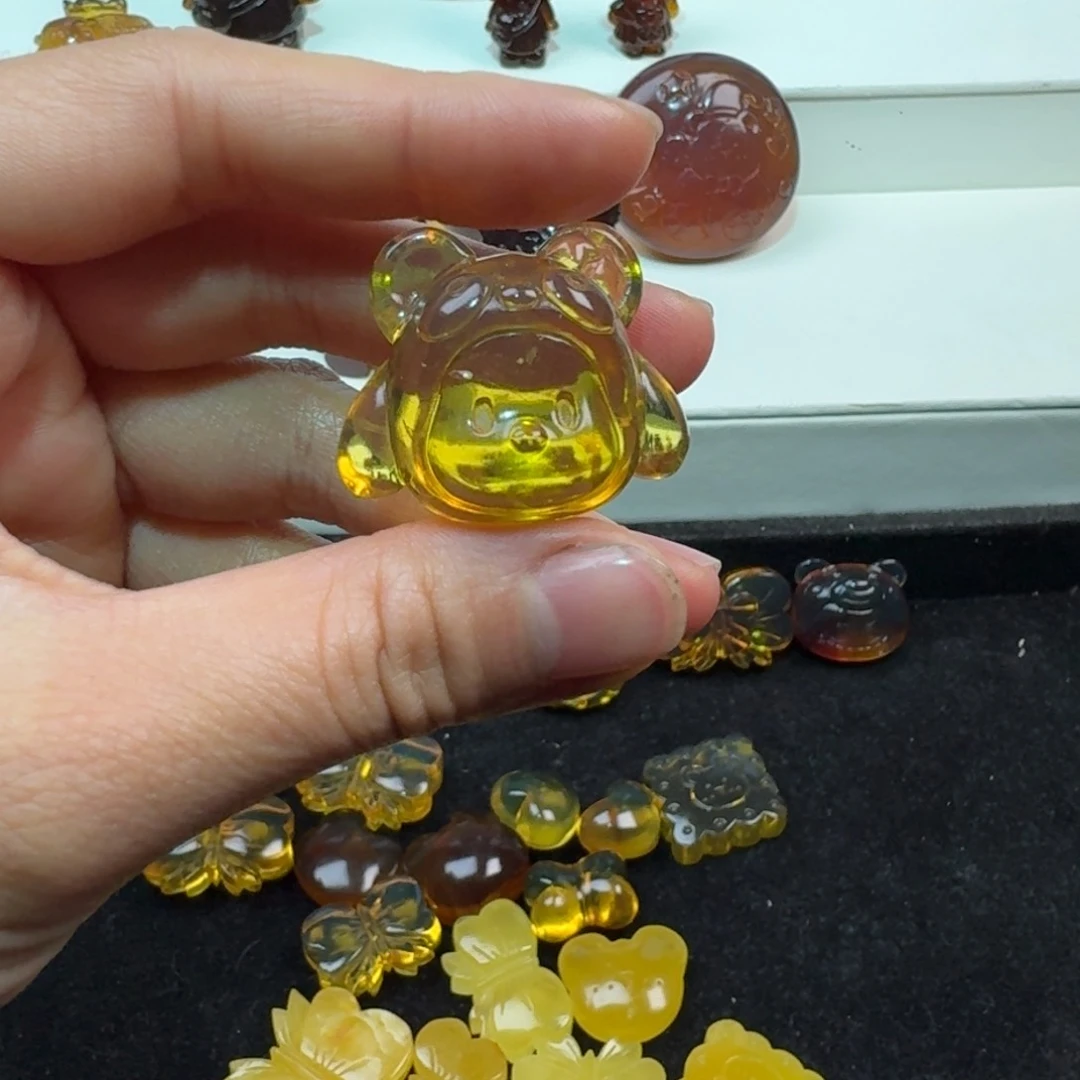 琥珀颈饰未镶嵌D**r琥珀