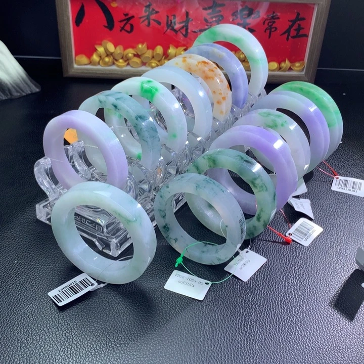 定制翡翠未镶嵌翡翠手镯
