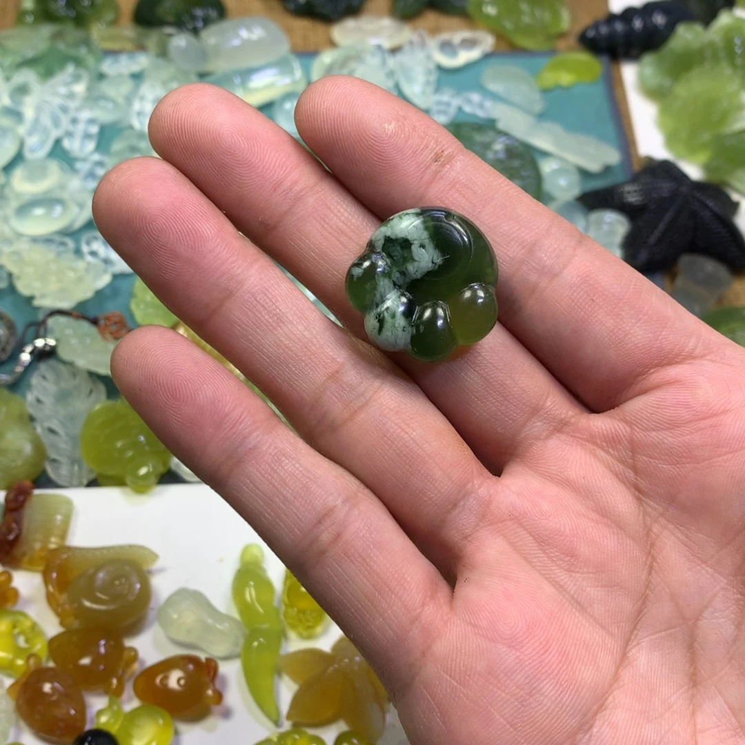 岫玉颈饰未镶嵌哼**侠