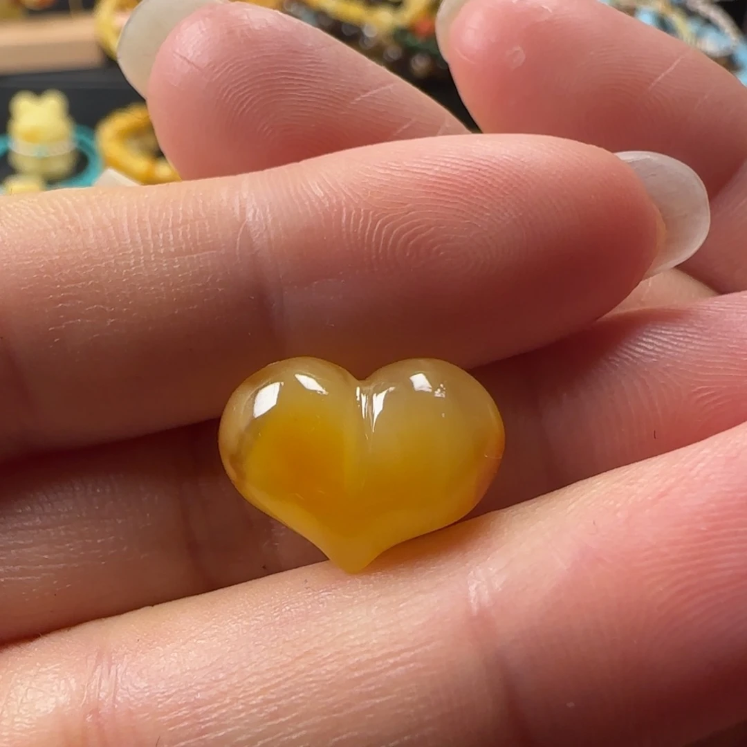 蜜蜡未镶嵌颈饰蜜蜡俏色屁桃