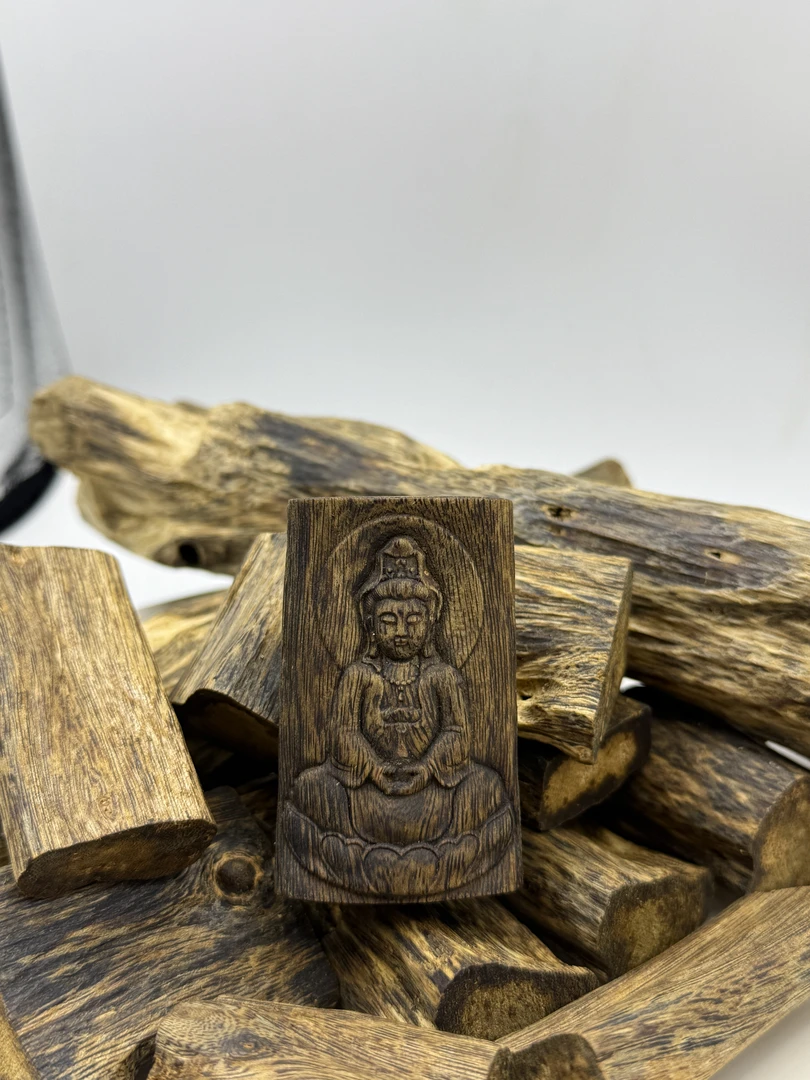 沉香天然金丝熟结挂件