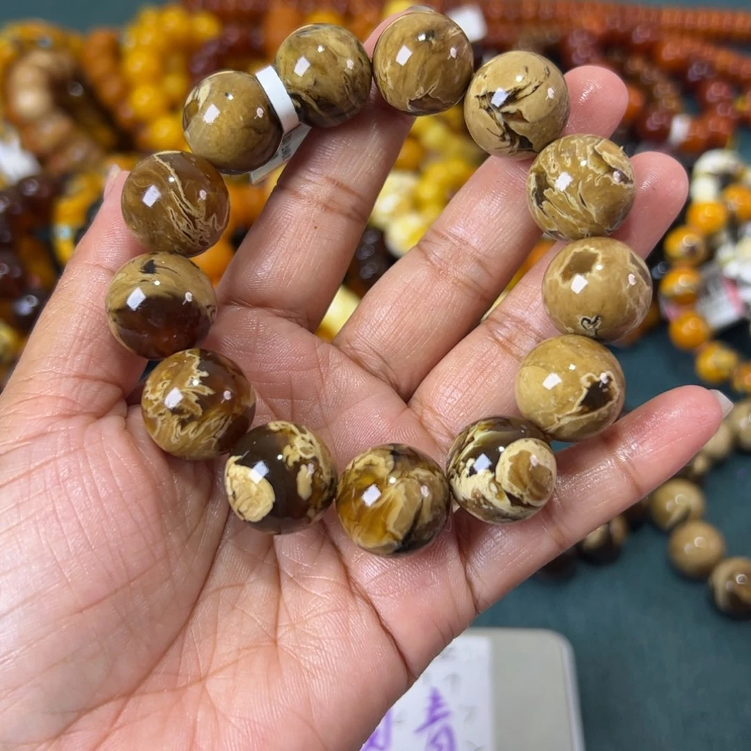 未镶嵌琥珀珠宝奇石72