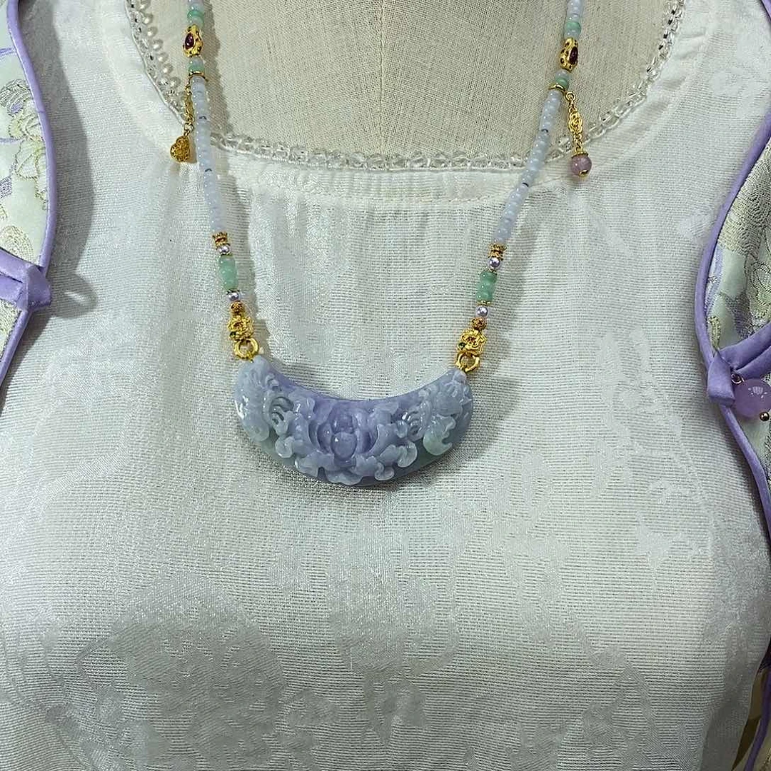 翡翠未镶嵌颈饰吊坠