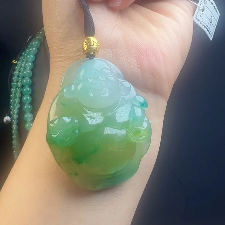 小***小石英质玉未镶嵌颈饰