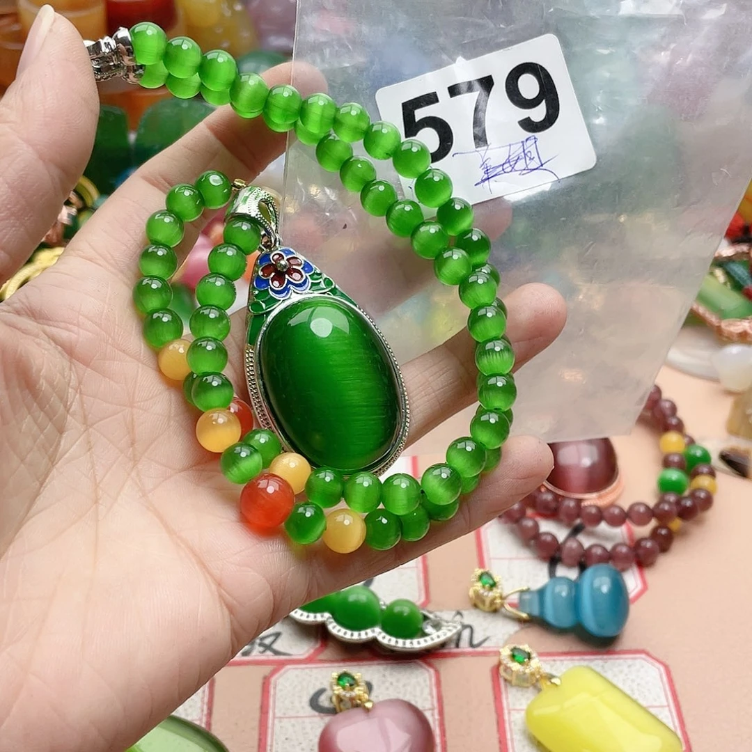 合金颈饰玛瑙/玉髓为**身