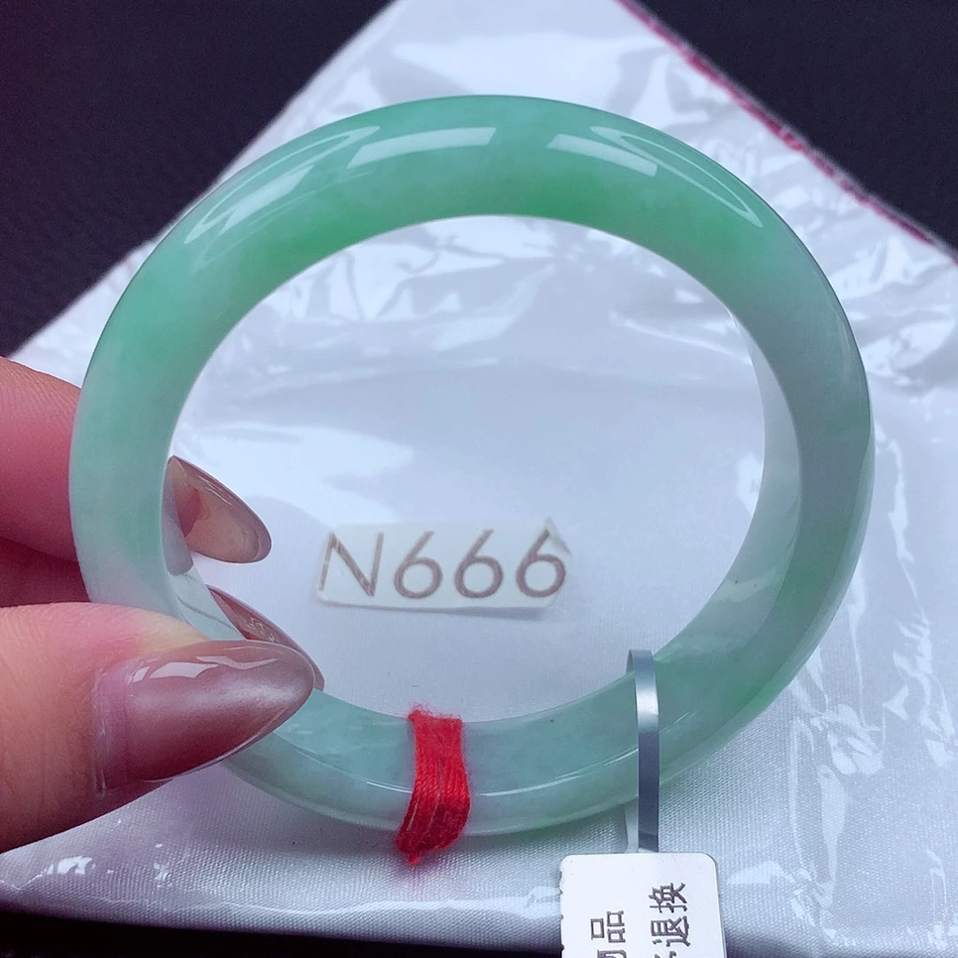 翡翠未镶嵌手镯天然缅甸翡翠A货