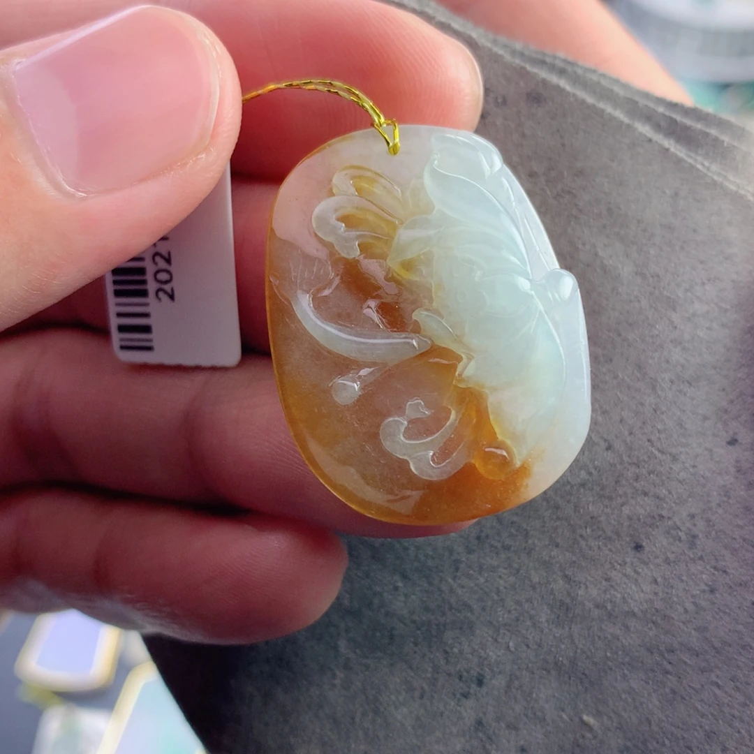 翡翠未镶嵌颈饰荷花鱼