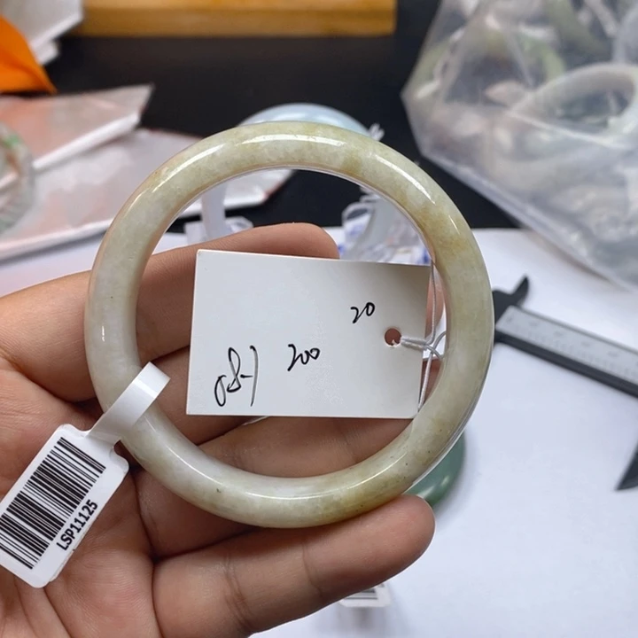 未镶嵌手镯翡翠天然翡翠