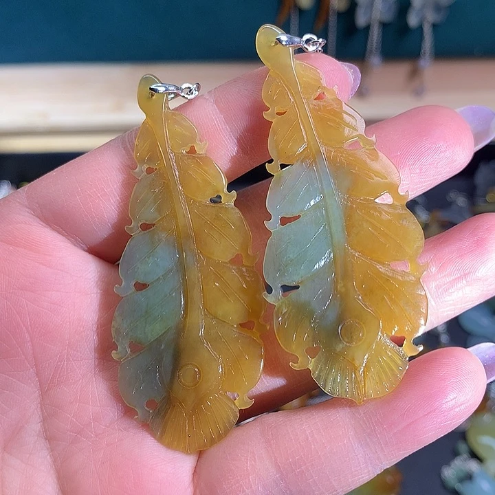 未镶嵌蛇纹石玉耳饰