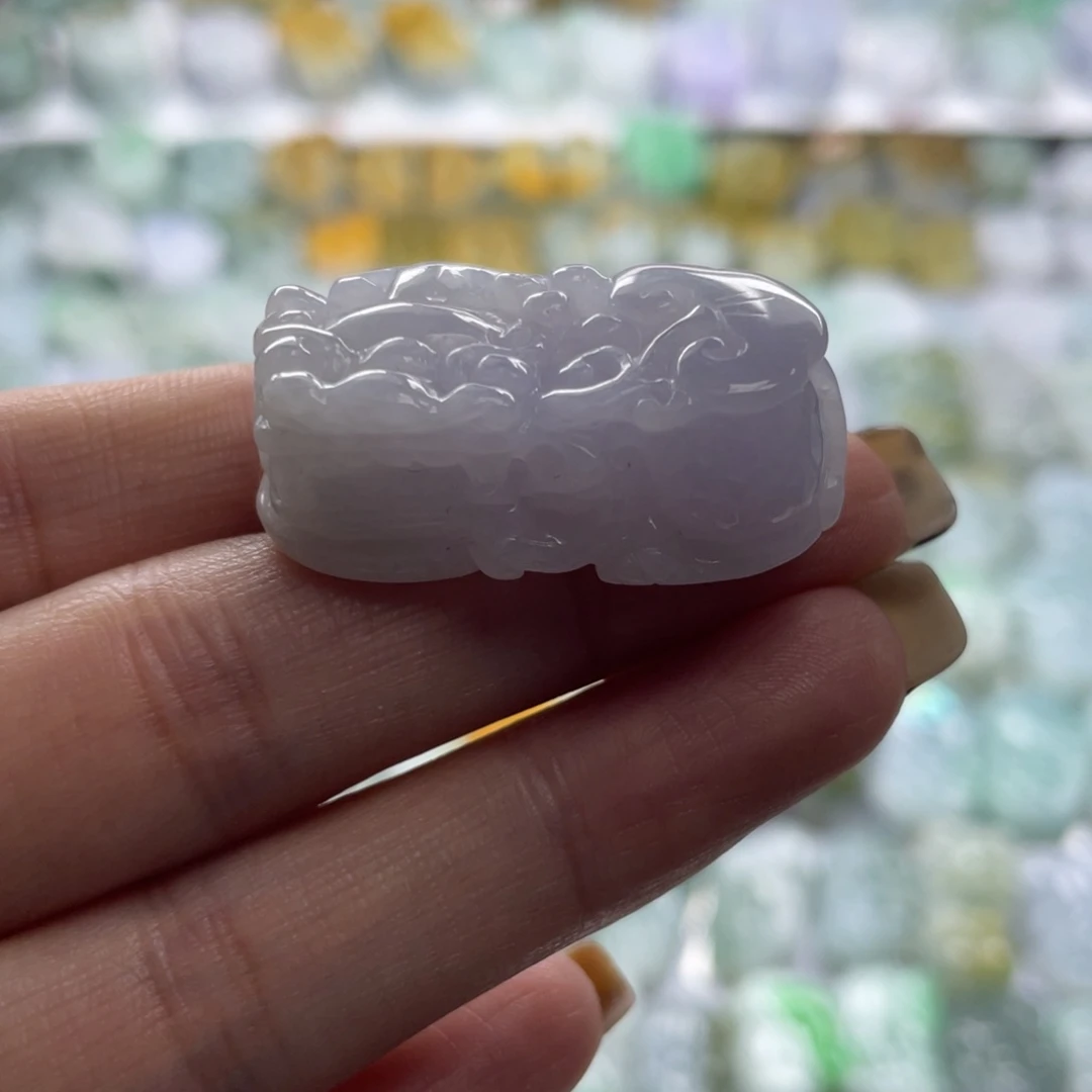 翡翠未镶嵌颈饰貔貅