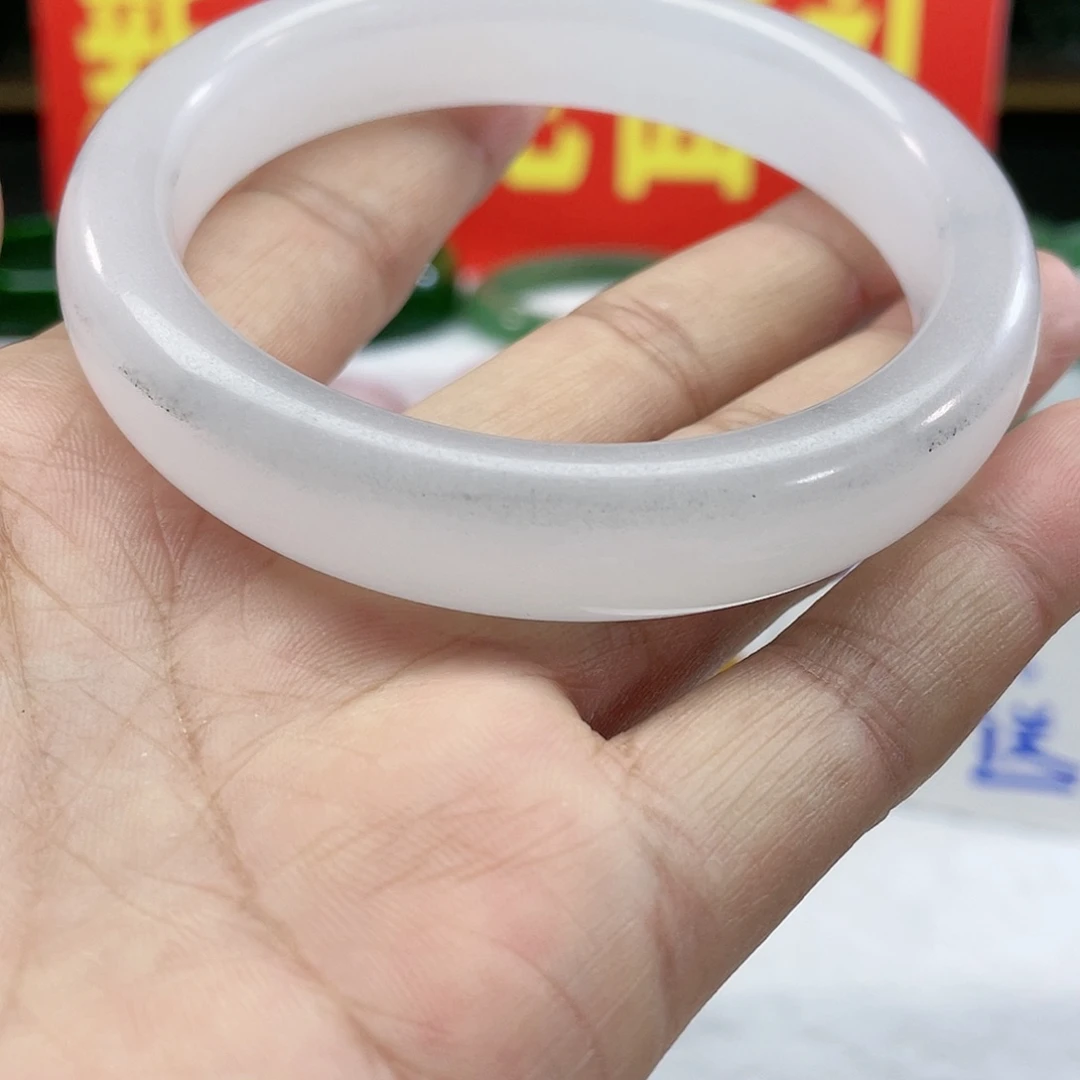 石英质玉手镯未镶嵌64