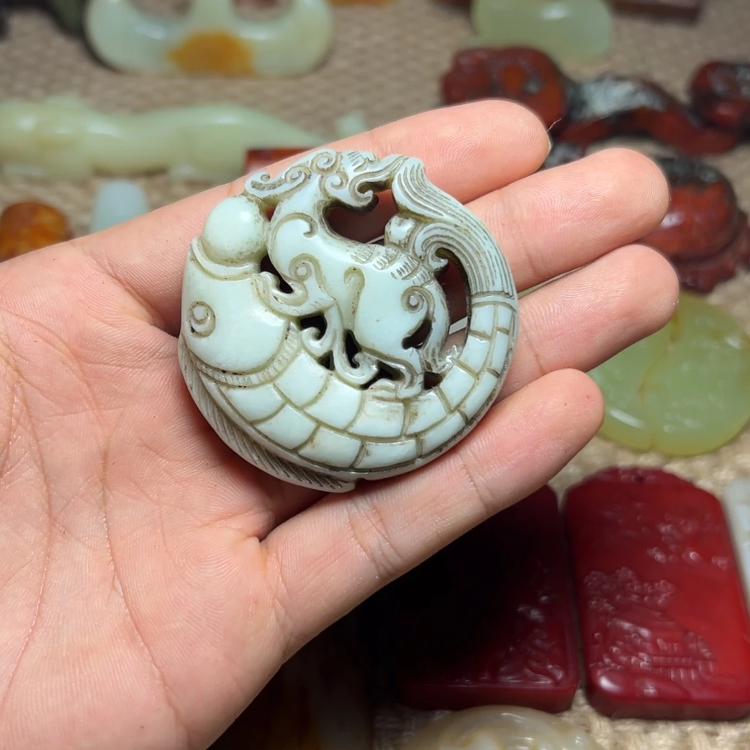 未镶嵌蛇纹石玉颈饰