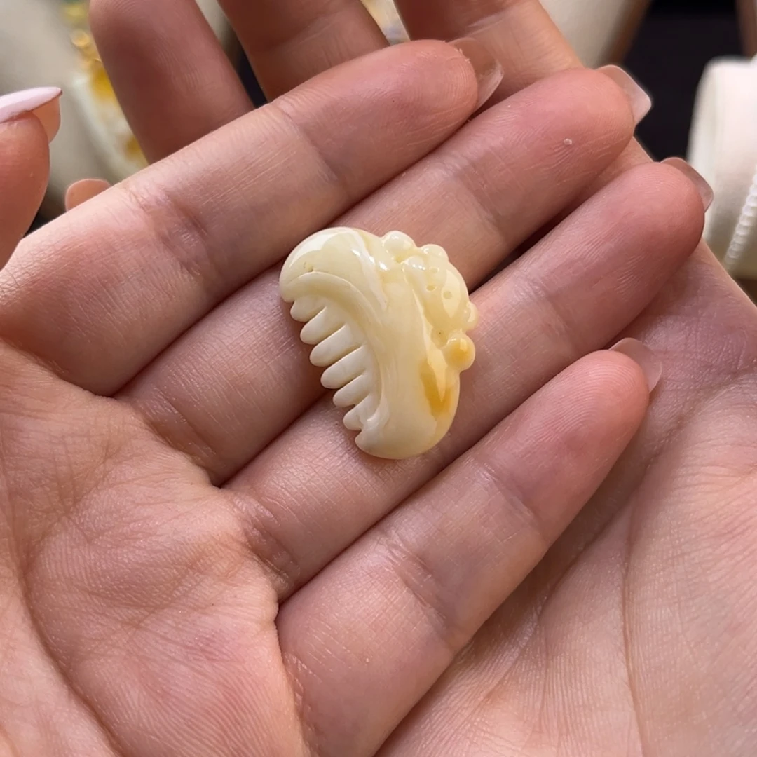 琥珀未镶嵌珠宝奇石