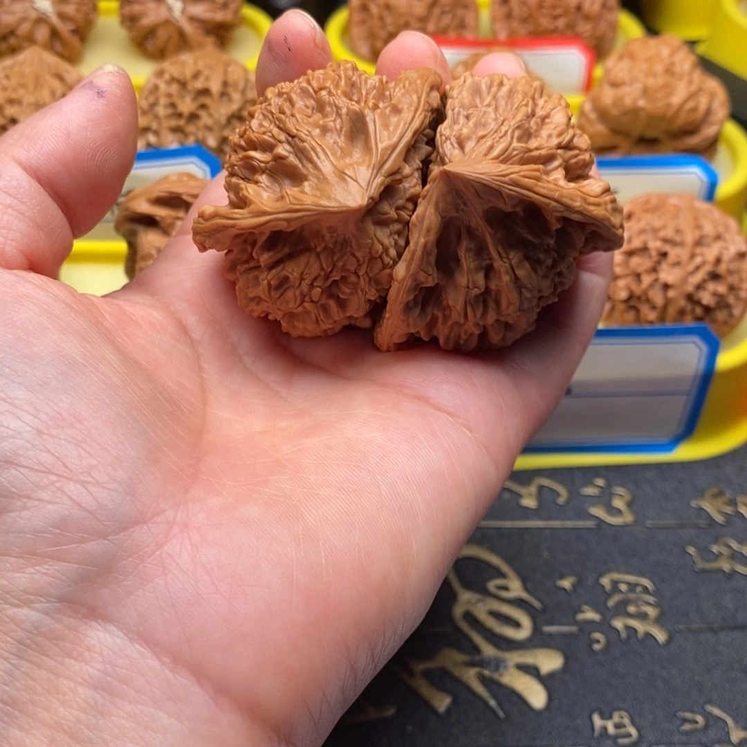 ***文玩核桃吊坠珠联璧合