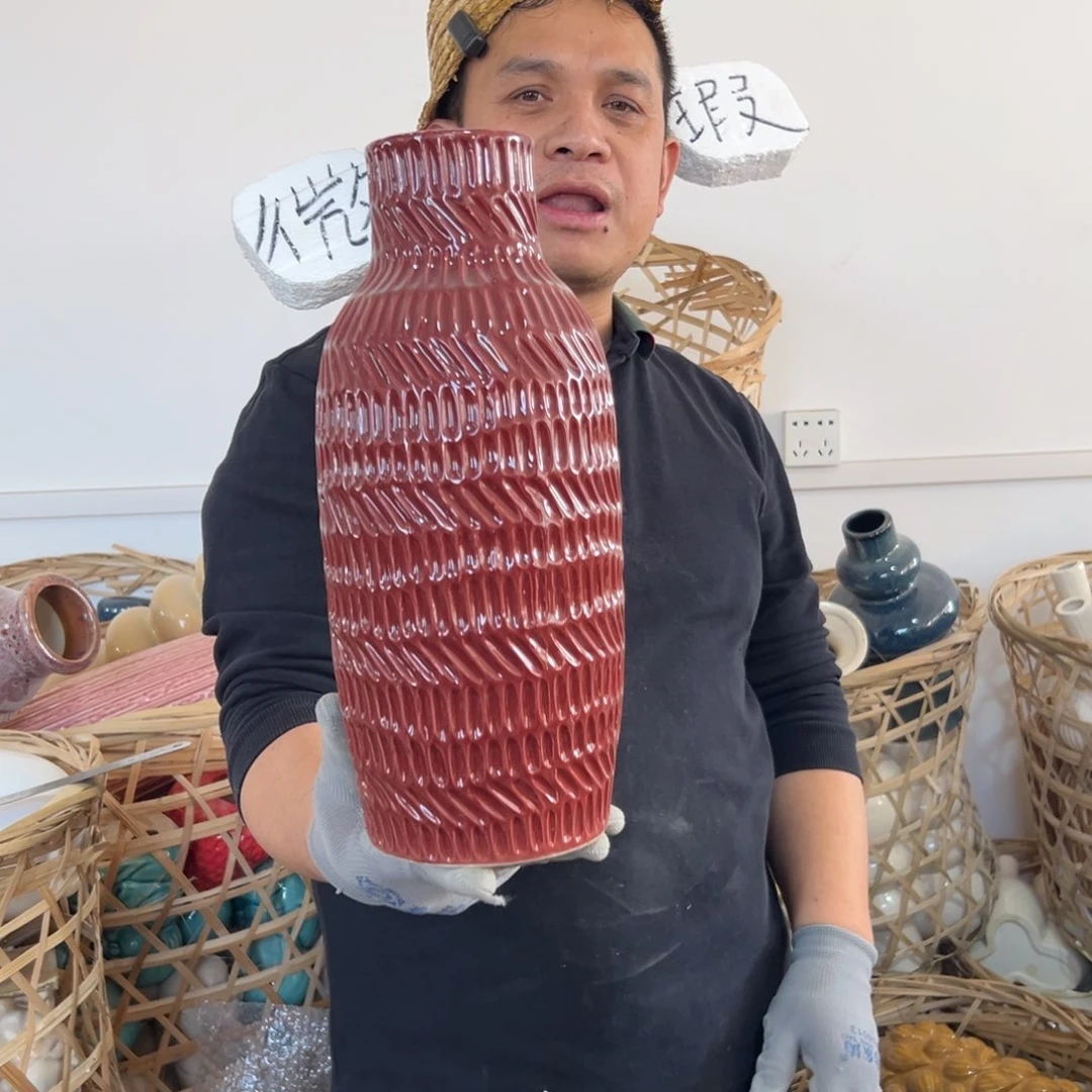 摆件121 号高中低温陶瓷瓶（部分微瑕）